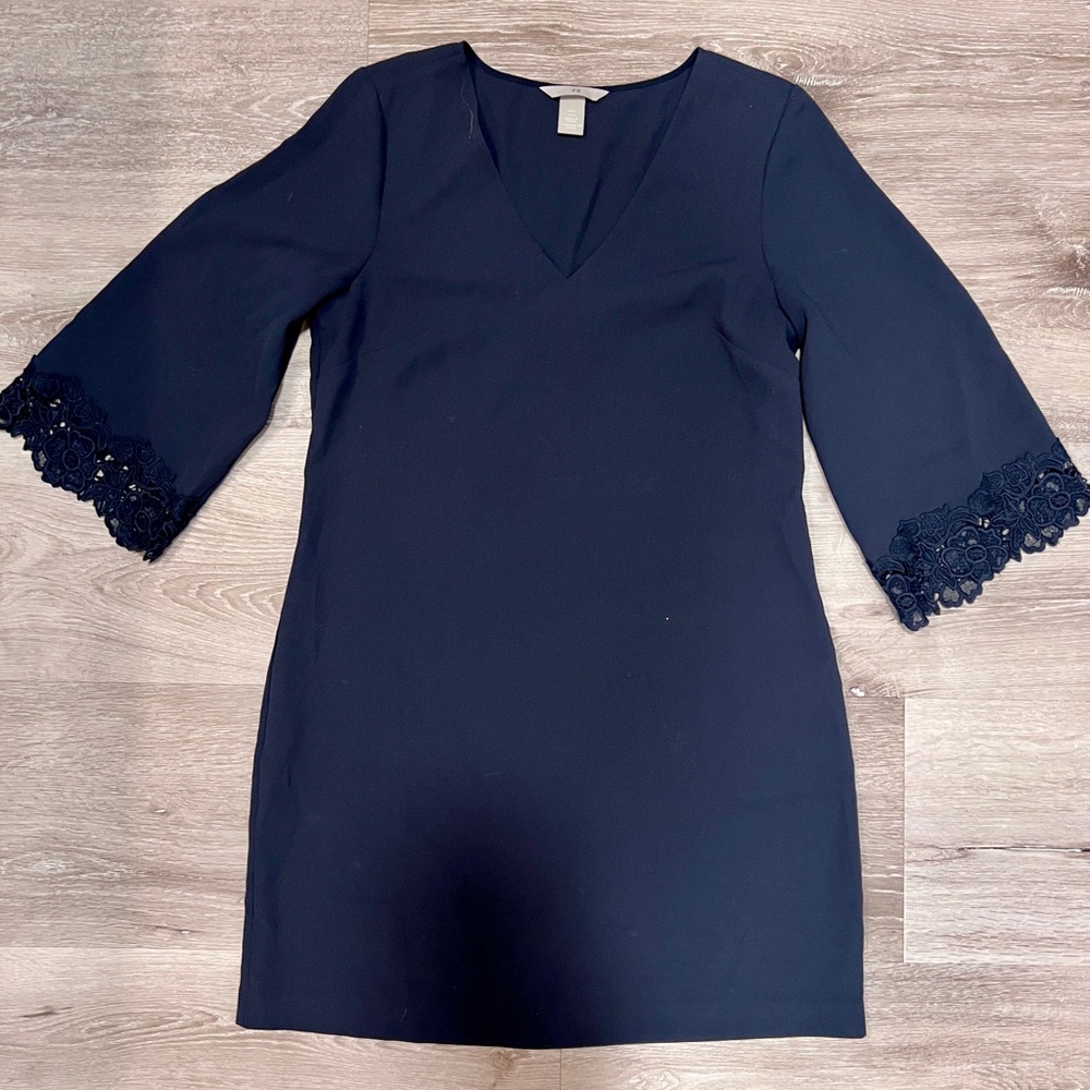 H&M Navy V-Neck Shift Mini Dress with 3/4 Sleeve Lace